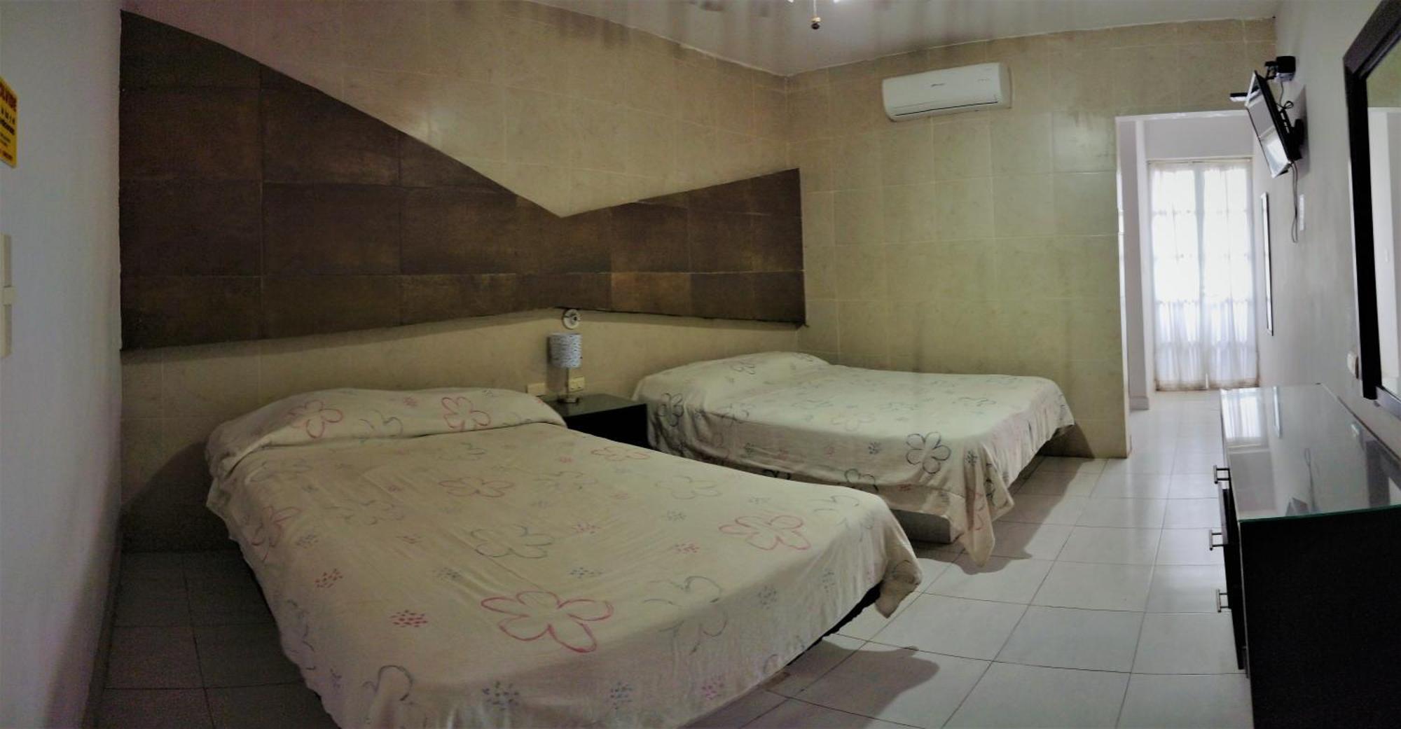 Laguna Inn โทร์เรออน ภายนอก รูปภาพ