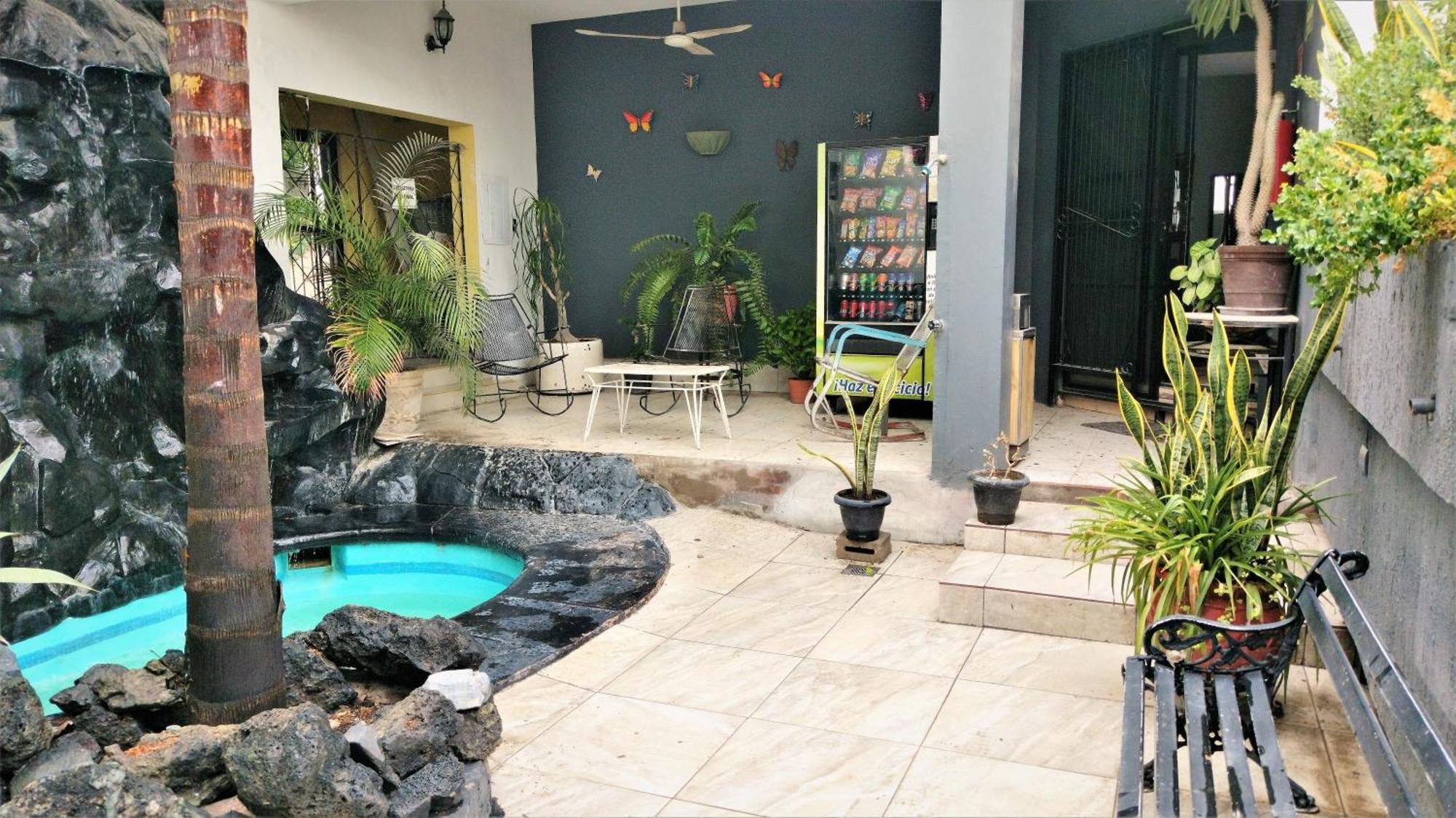 Laguna Inn โทร์เรออน ภายนอก รูปภาพ